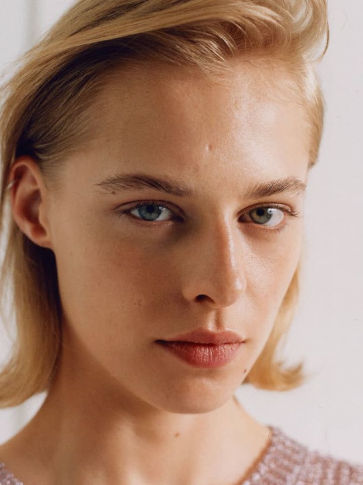 Sarah Saxinger — portrait
