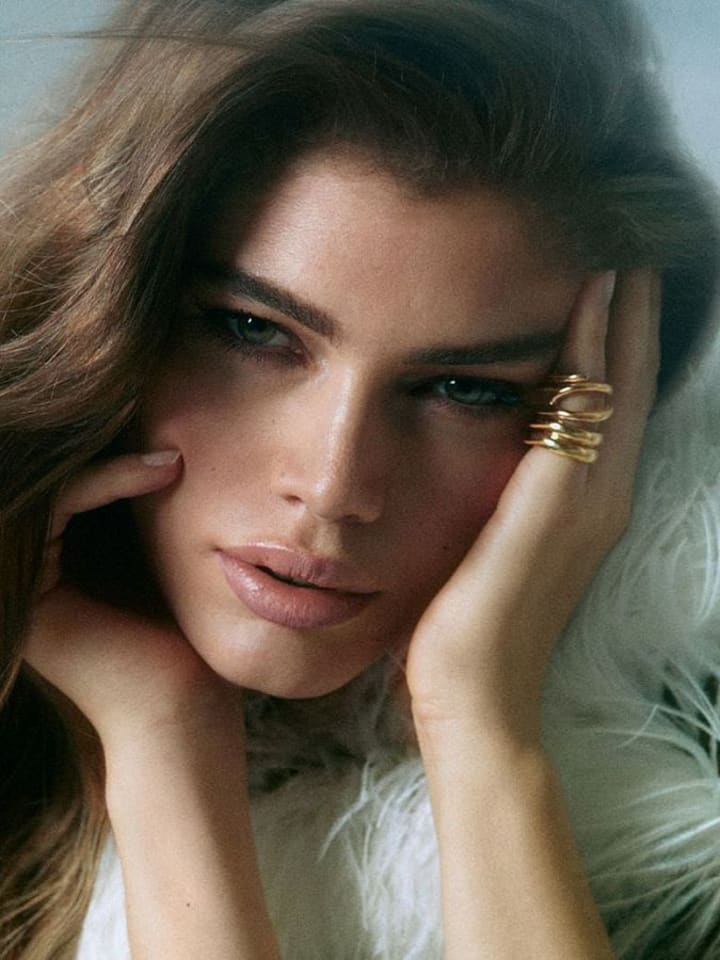 Valentina Sampaio — portrait