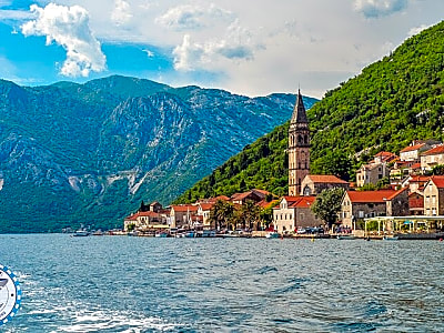 Exclusive Speed Boat Tour in Kotor Bay with Lunch and Beach