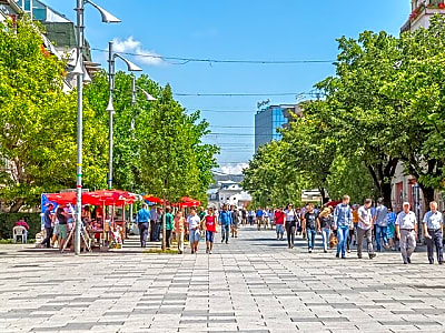 Private Historic Parks & Heritage Walk in Tirana