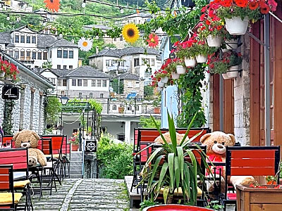 Blue Eye and Gjirokaster, Half Day Tour with Food & Drinks