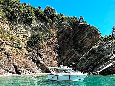 Rent a boat in Marina Bar Montenegro