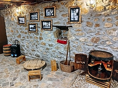 Private Wine Tasting Tour in Klimestani