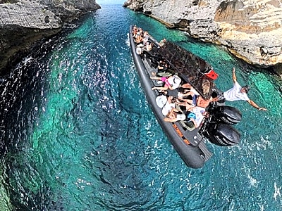 Speedboat Tour at Blue Gem Cave and Grama Bay