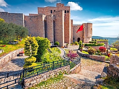 Kruja Castle, Old Bazaar and Sarisalltik Shrine Day Tour