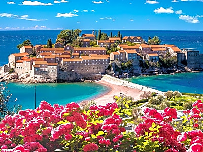 Tirana: Day Tour to Montenegro, Budva and Sveti Stefan