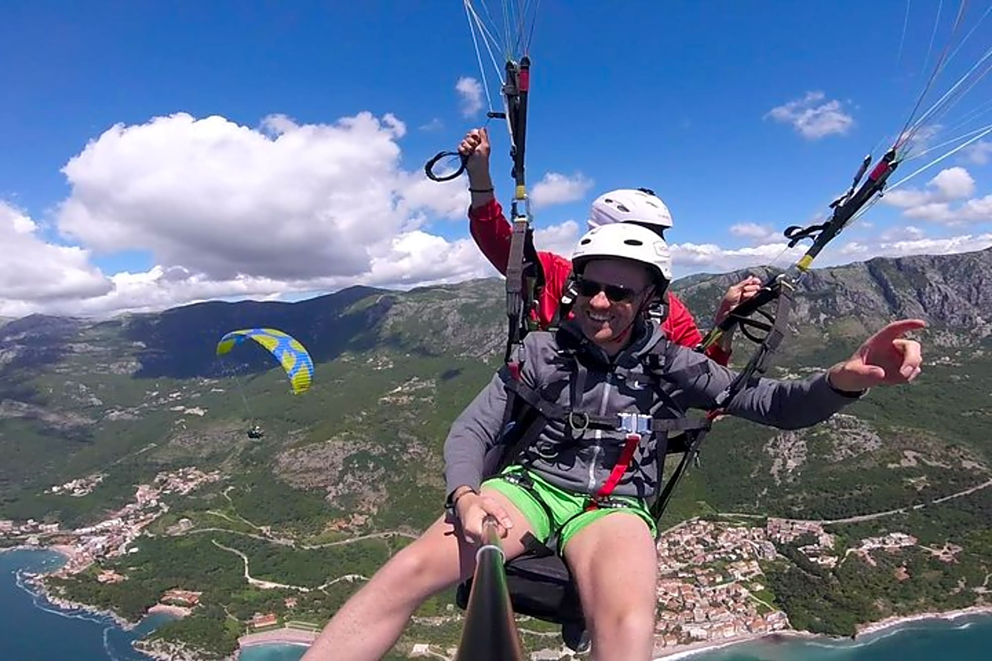 Budva: Budva Riviera Extended Tandem Paragliding - Image 1