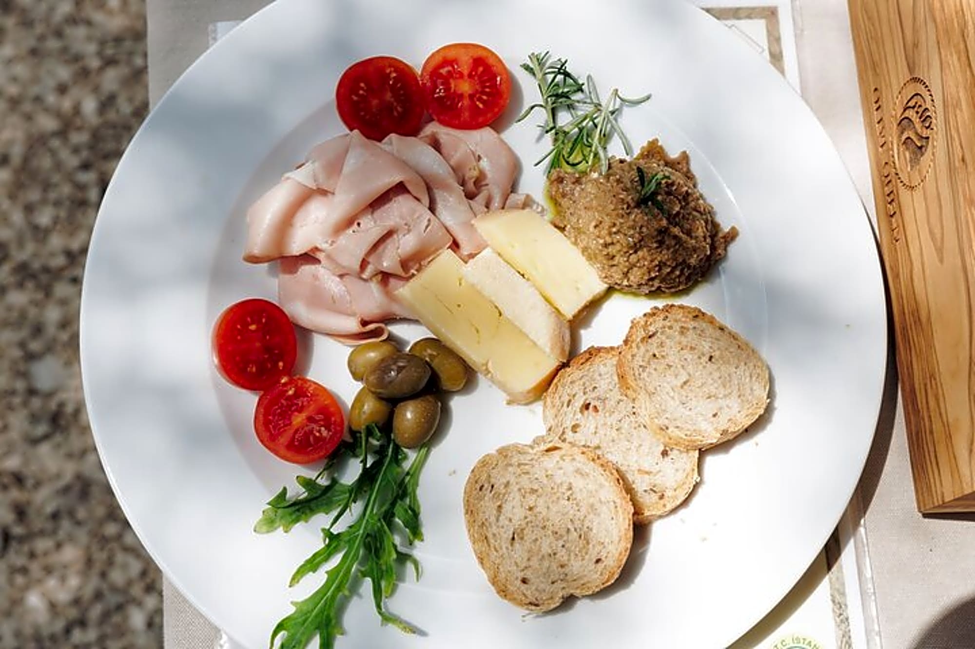Private Olive Oil and Wine Tasting in Kurilo, Montenegro - Image 1