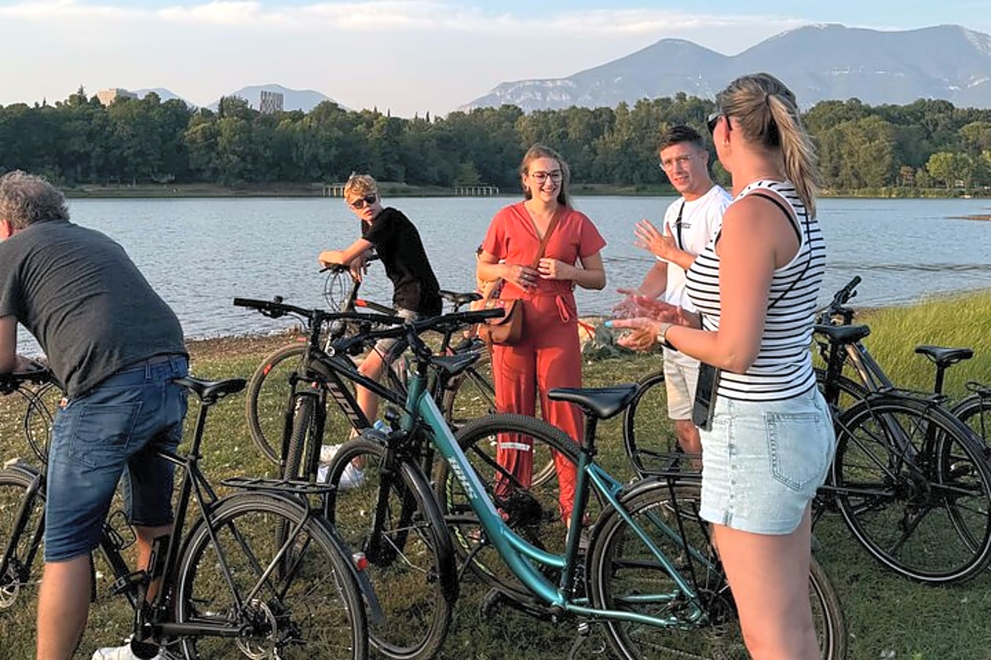Bike or E-Bike Tour Tirana: Highlights & Grand Park Guided Cycle - Image 1