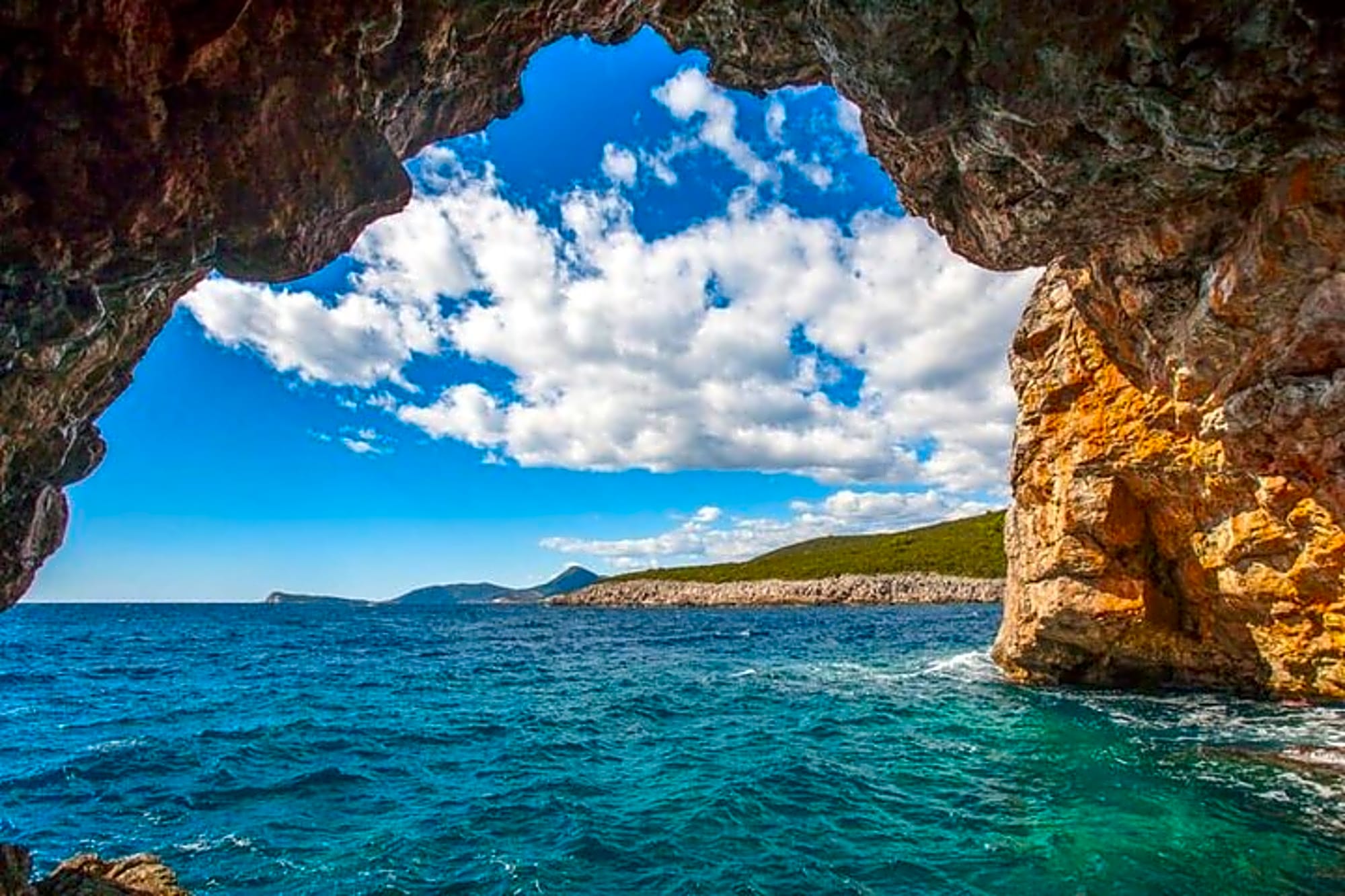 Private Boat for Large Groups: Blue Cave & Lady of the Rocks - Image 1