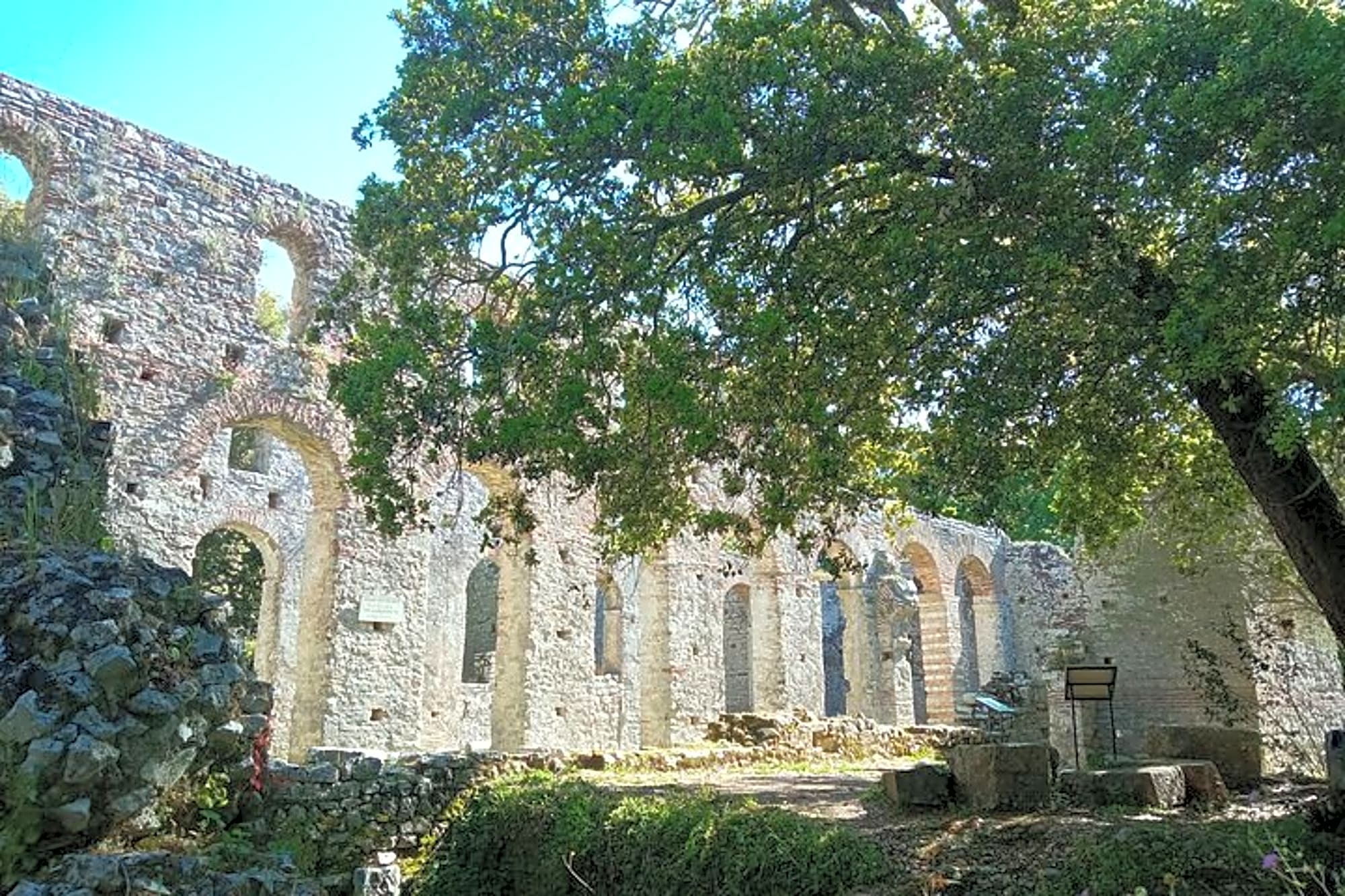 Saranda All Included: Butrint, Ksamil, Blue Eye & Lekuresi Castle - Image 1