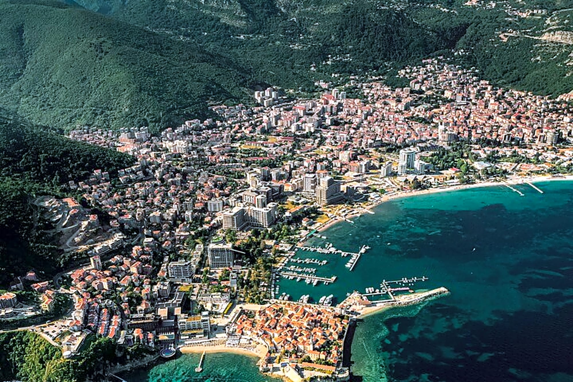 Budva and Sveti Shore Excursion with German Guide - Image 1
