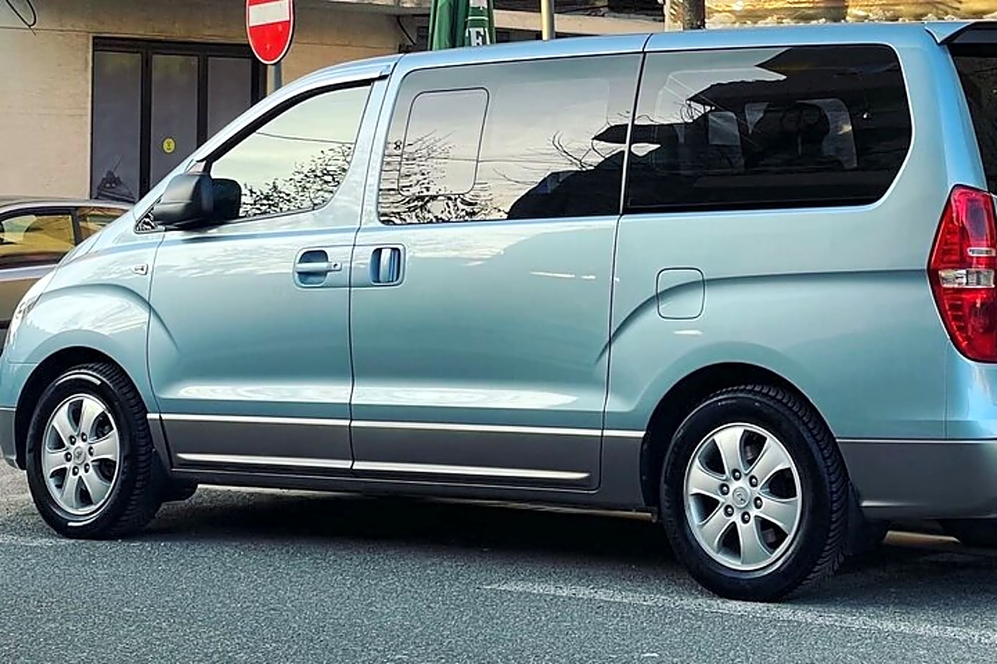 Minivans for Rent in Albania - Image 1