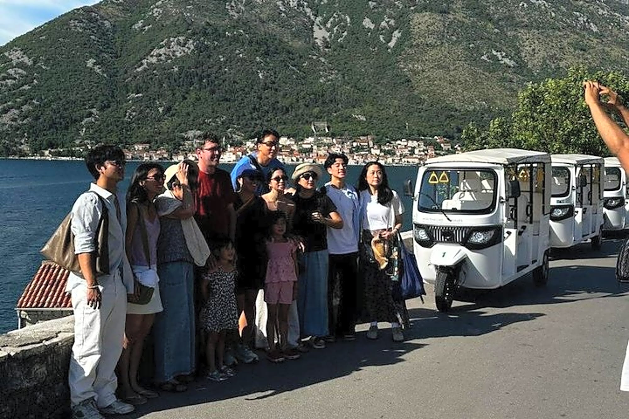 Tuk Tuk Montenegro Waves - Image 1