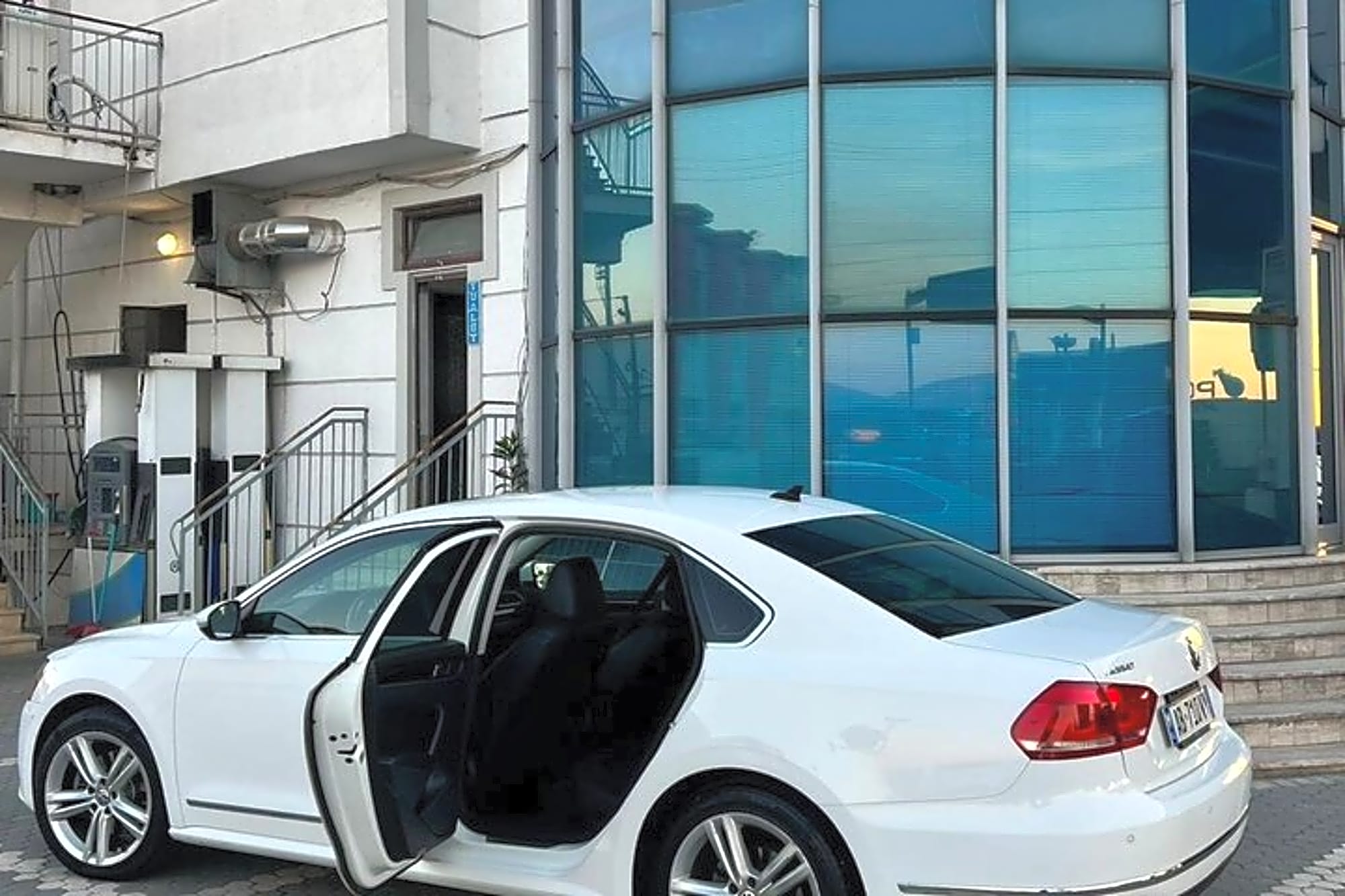 Tirana/Airport transfer to Saranda or Ksamil - Image 1