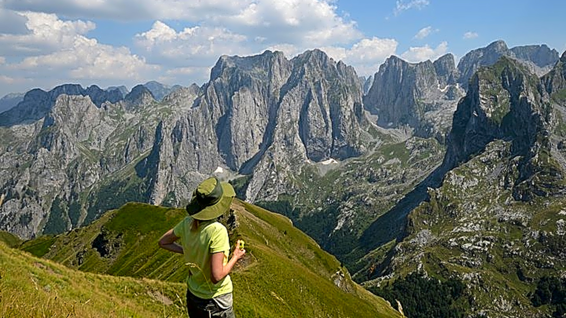 Prokletije (Popadija, Talijanka, Volušnica) Hiking Tour - Montenegro