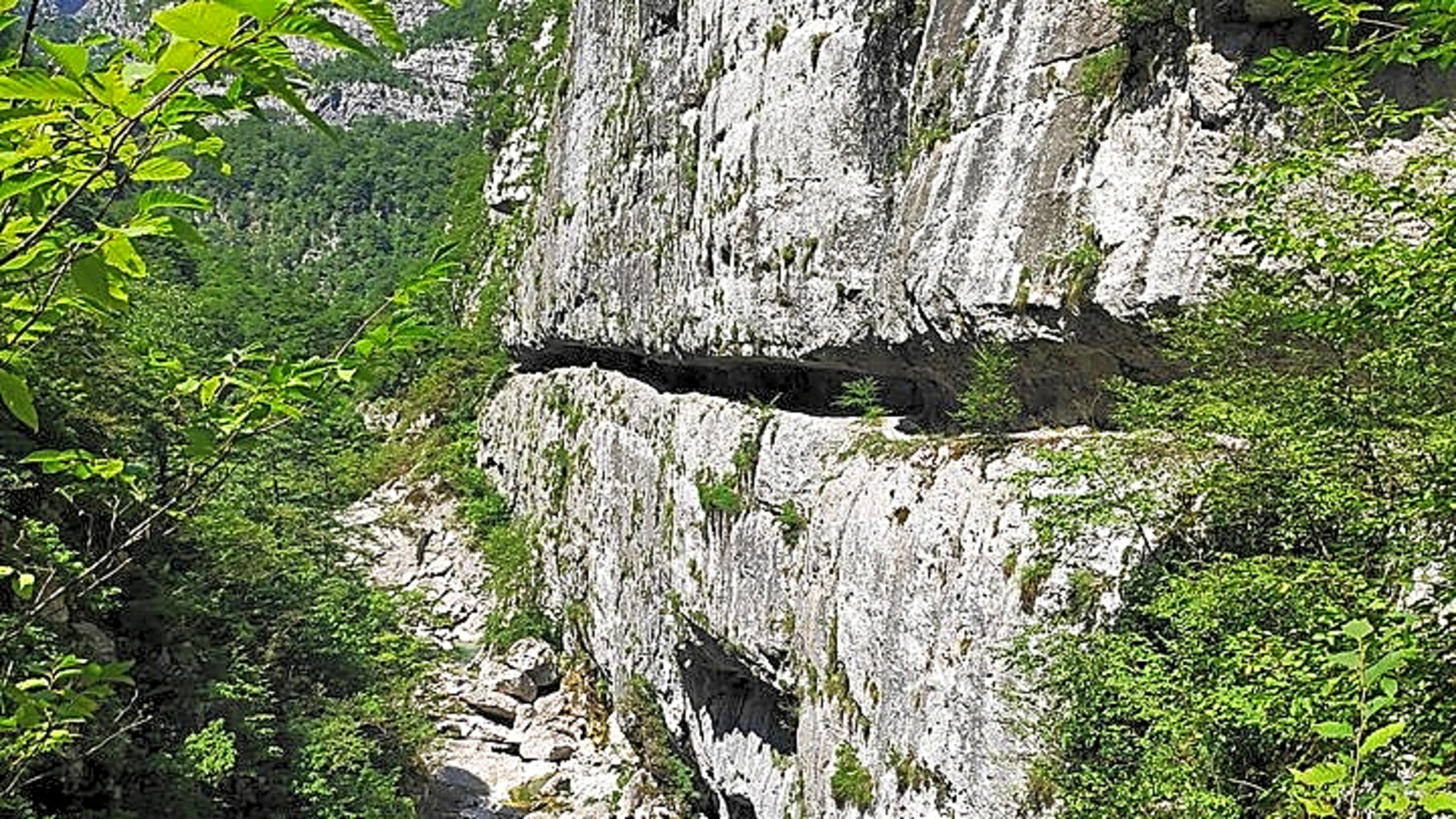Mrtvica canyon hiking tour - Montenegro
