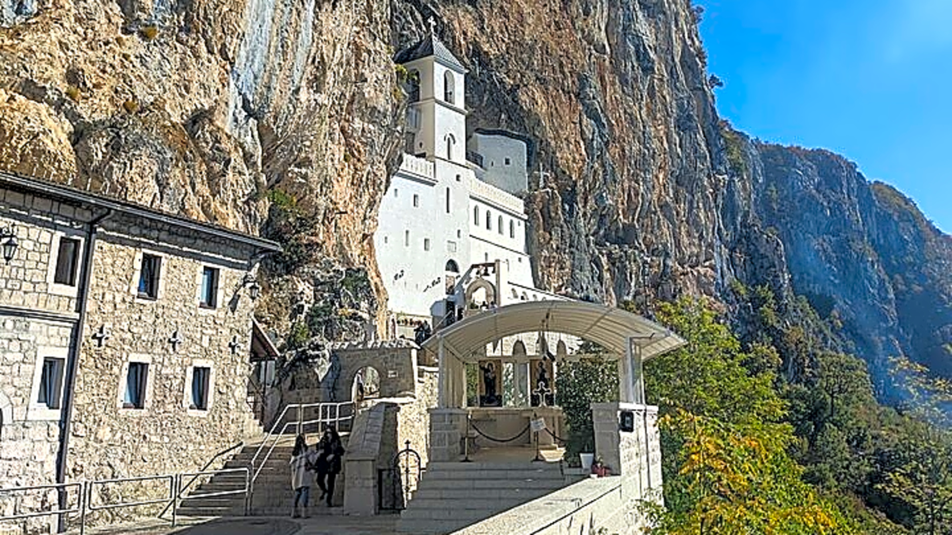 Montenegro Monastery Tour: Ostrog - Zdrebaonik - Dajbabe - Montenegro
