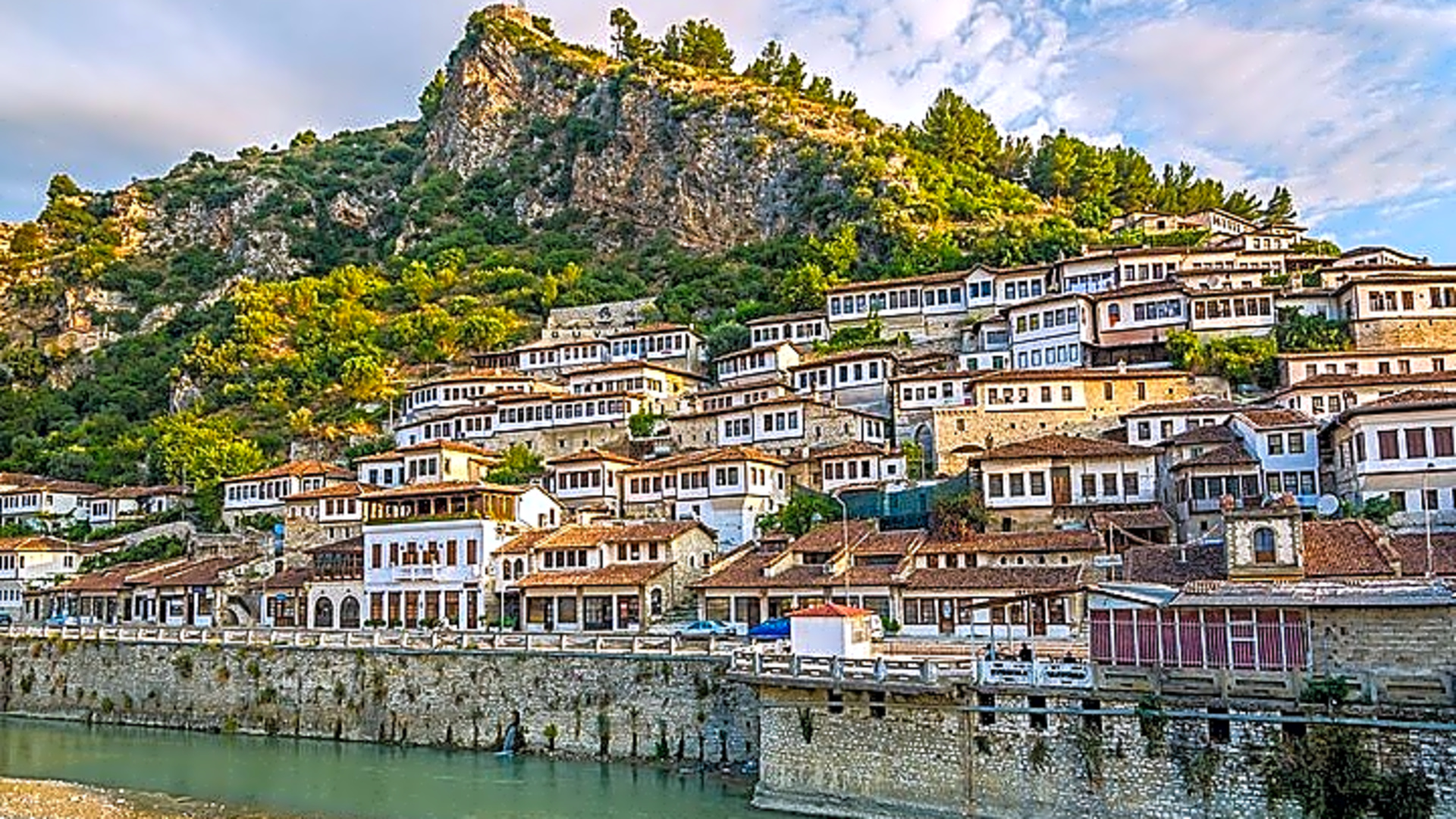 Berat Tour by Bus from Tirana - Albania