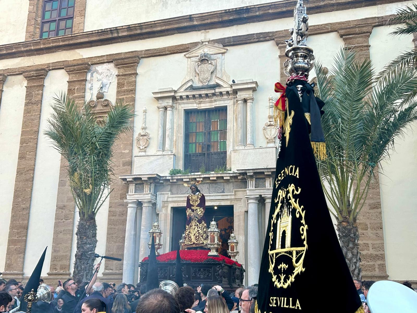Sábado de Pasión 2026: Esencia se estrenó en Cádiz tras Ntro. Padre Jesús de la Humillación
