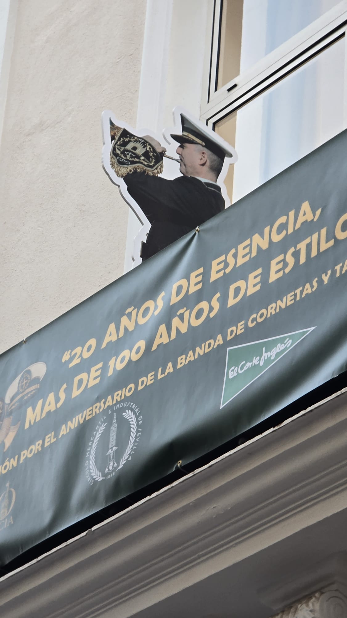 Inminente inauguración de la Exposición por el XX Aniversario de Esencia