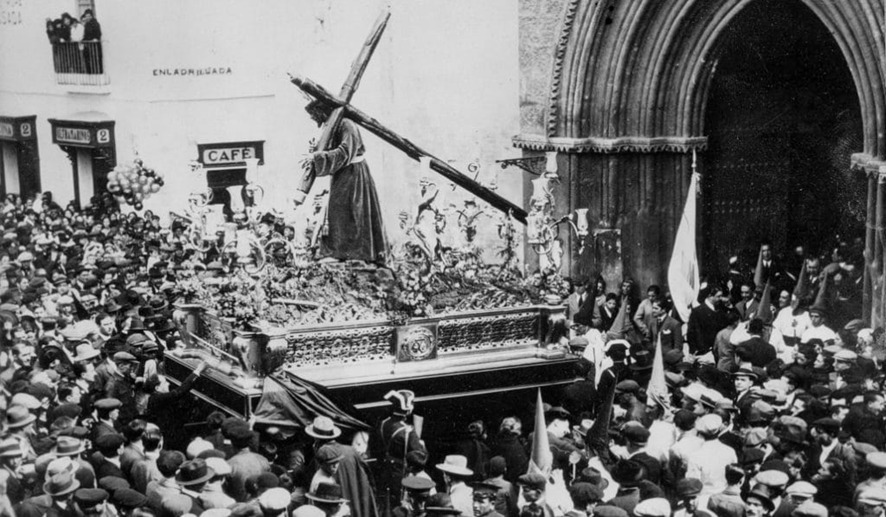 La histórica película de la Semana Santa de Sevilla (1929-1930), rodada por Fox News, en la Exposición de Esencia en el Mercantil