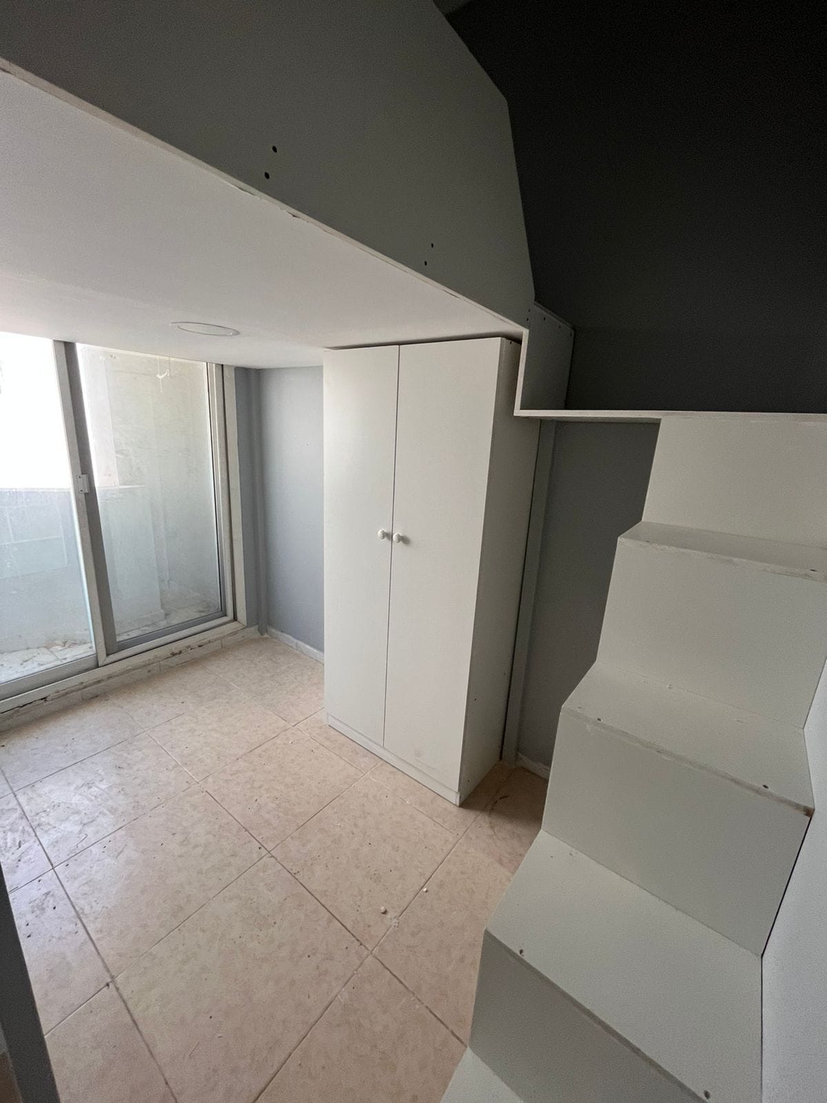 Partitions Available,Dubai