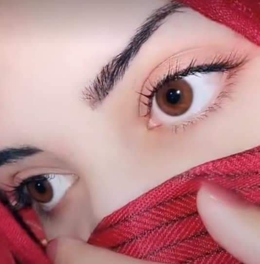 Eye Girl Dp 21