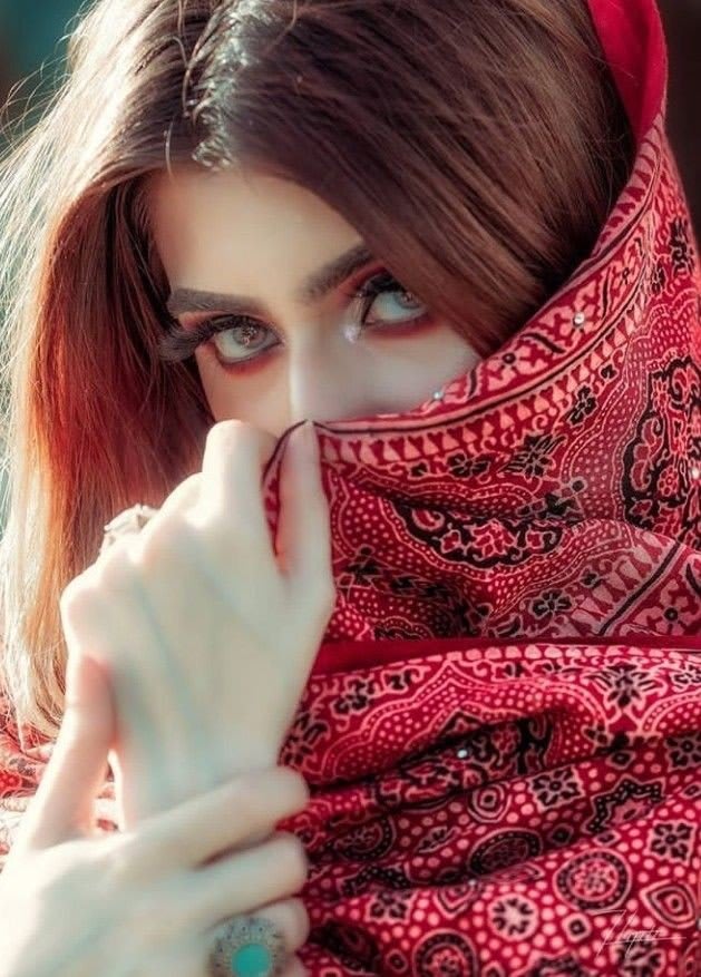 Hidden Face Girl 74