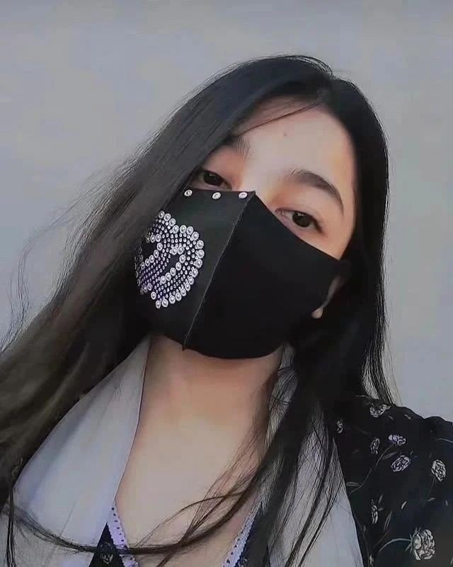 Hidden Face Girl 101