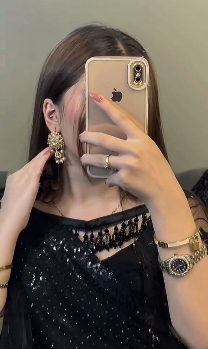 Hidden Face Girl 61
