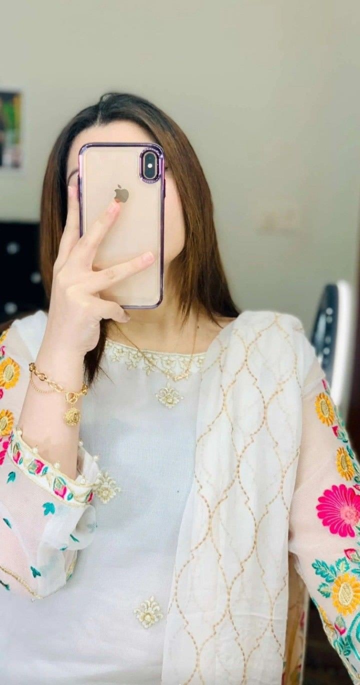 Hidden Face Girl 58
