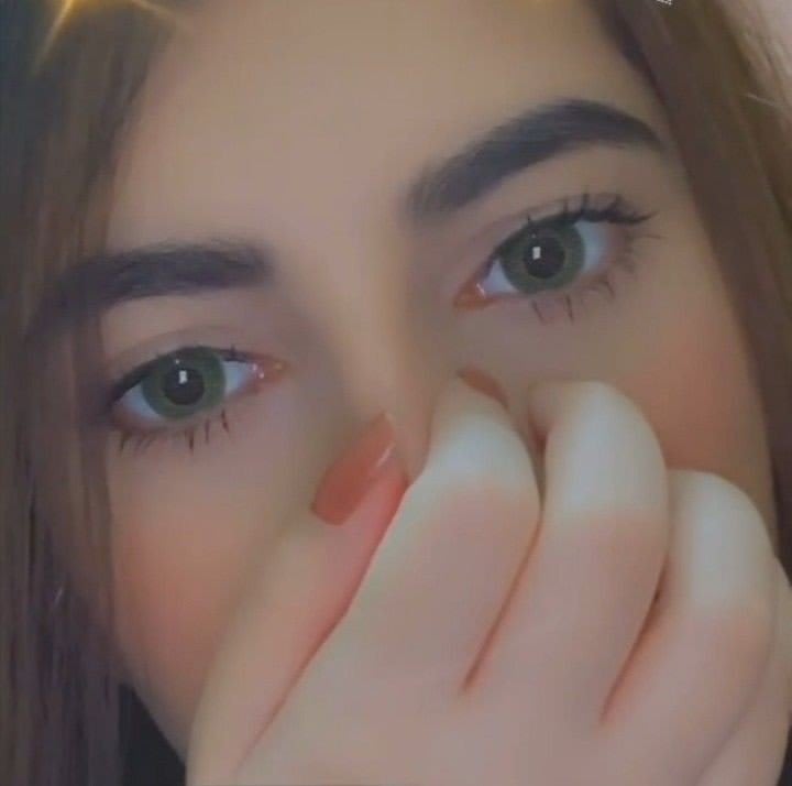 Eye Girl Dp 18