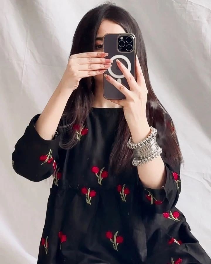 Hidden Face Girl 56