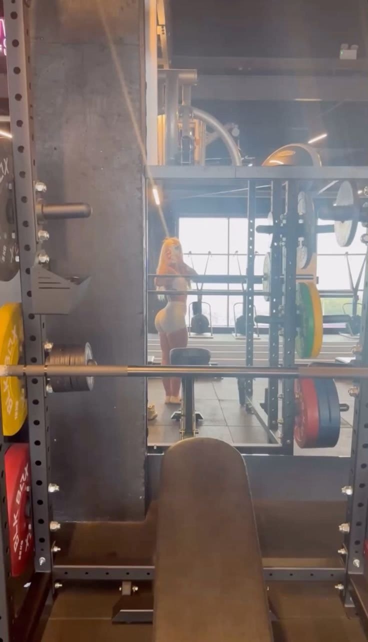 UK Gym Girl performing high-intensity interval training