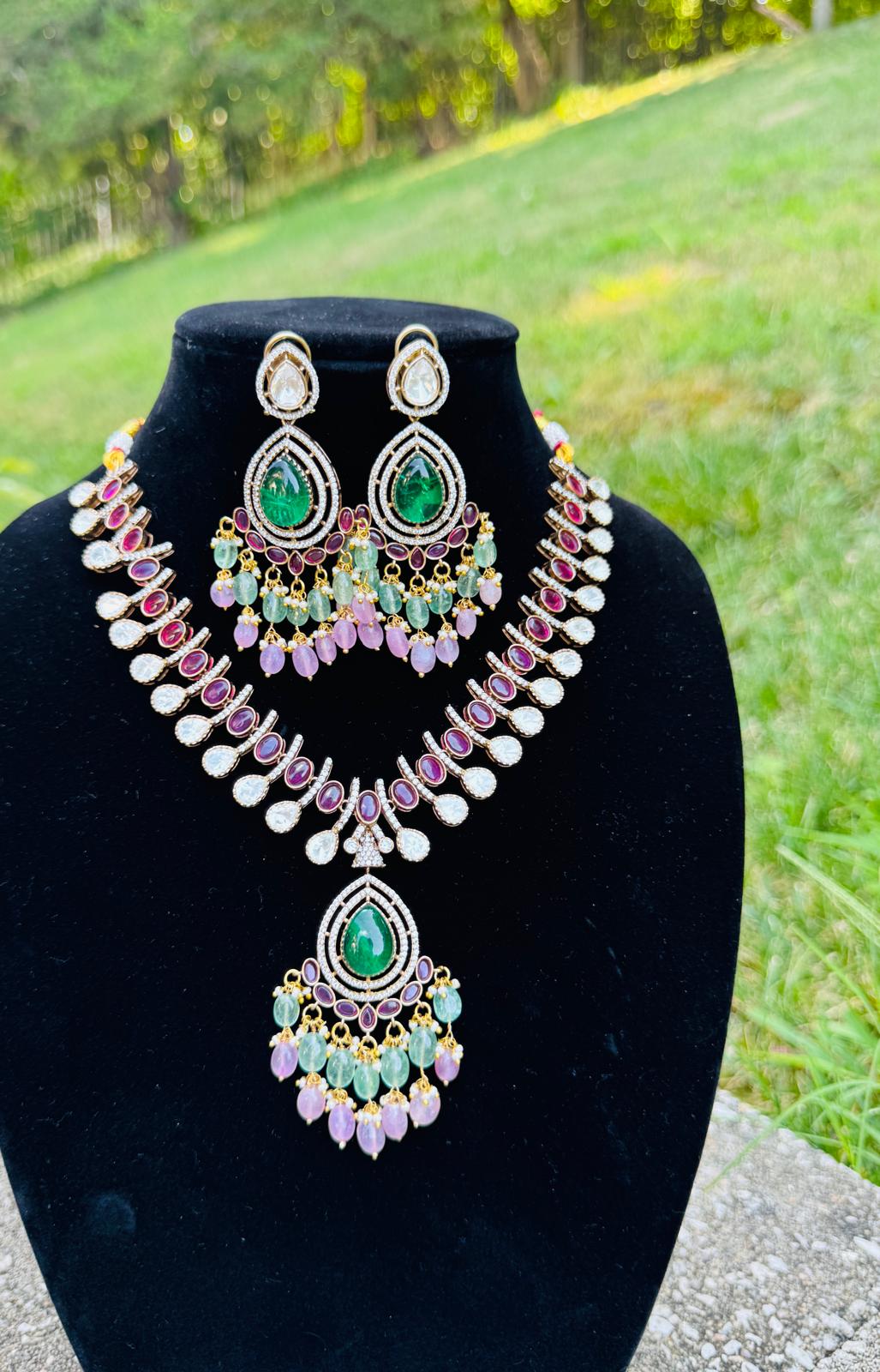 Mossanite Neckset V175