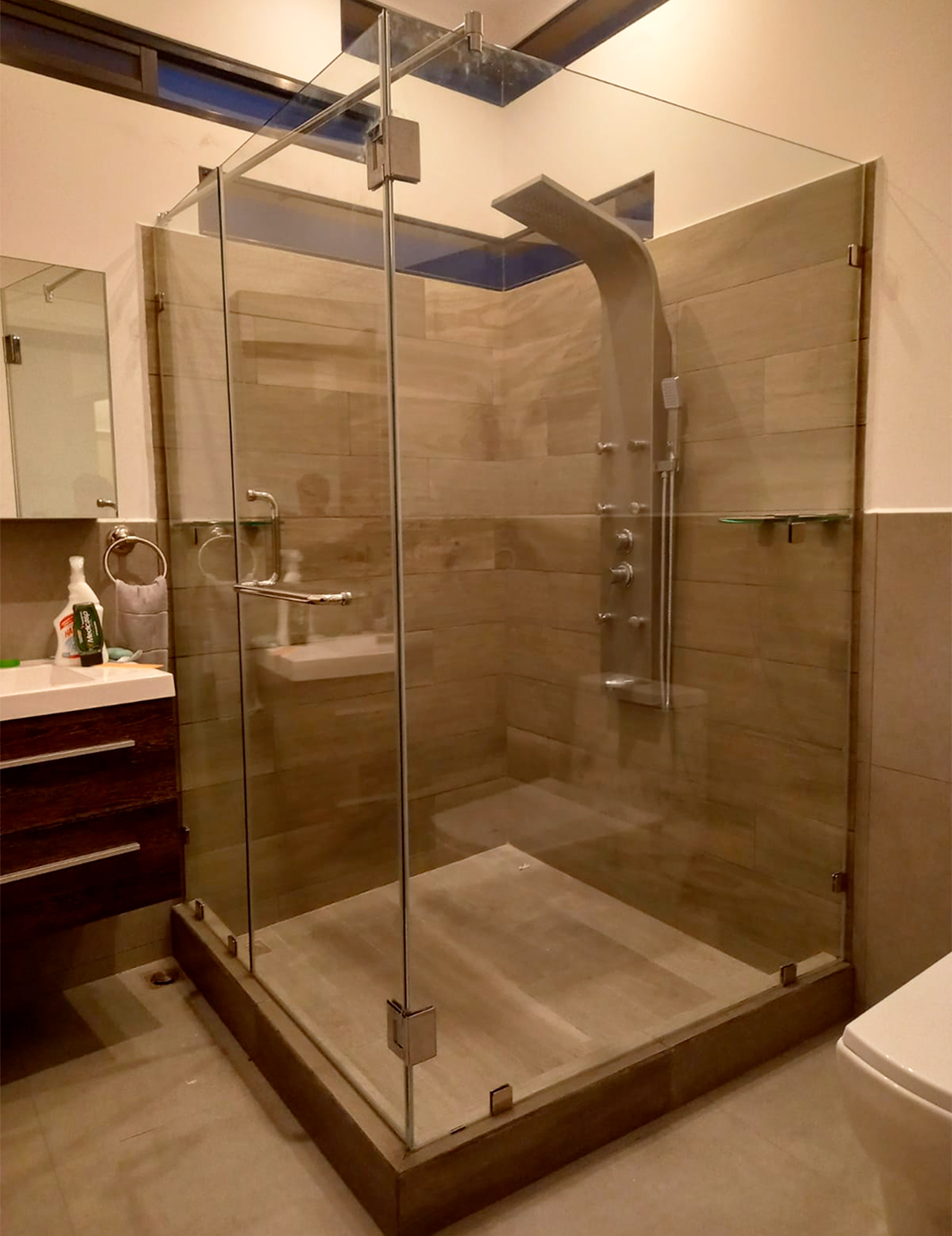 Ducha con sistema abatible