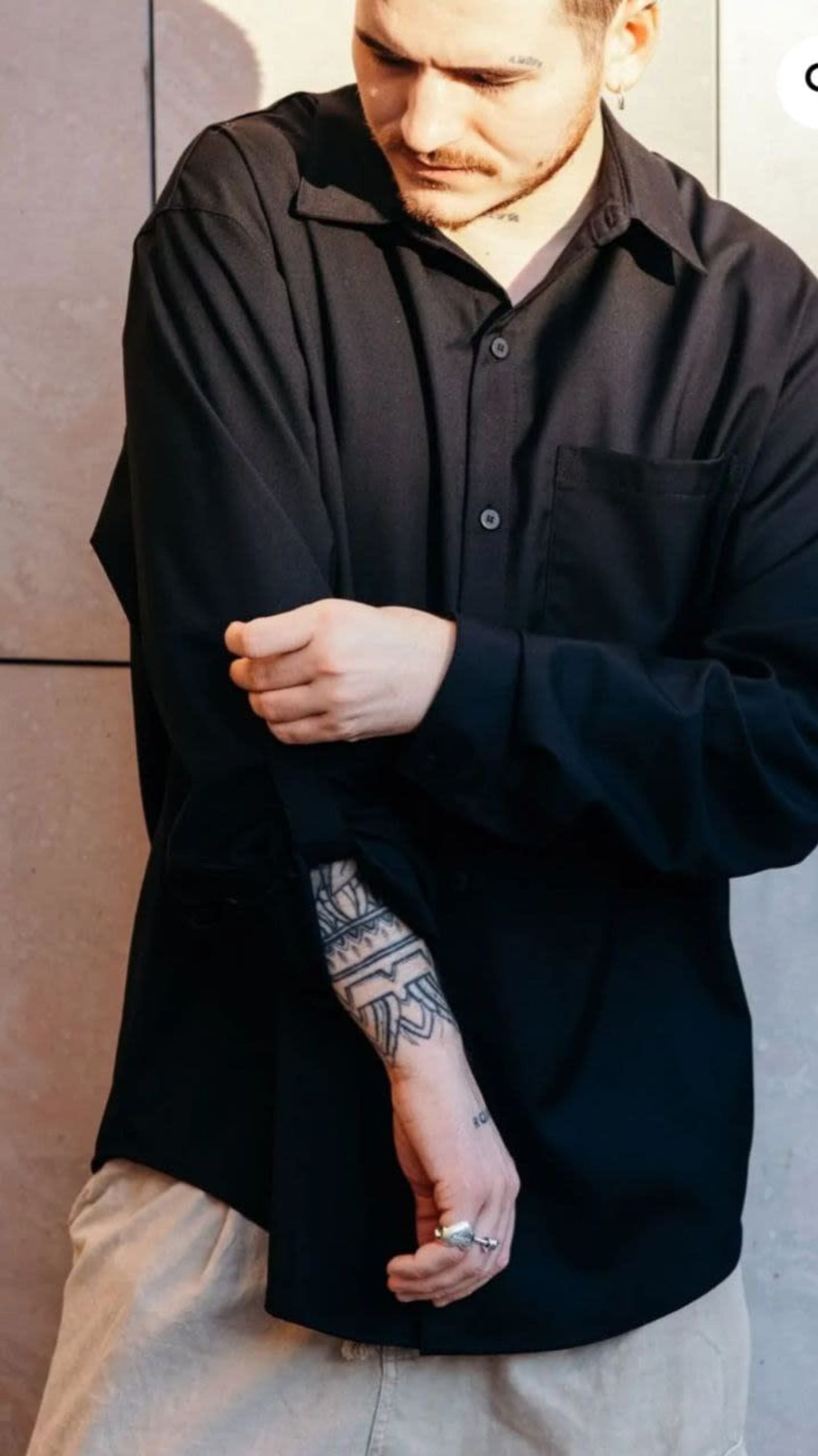 Сорочка Unisex « Свій свого бачить здалеку » — Чорний | EMBODY