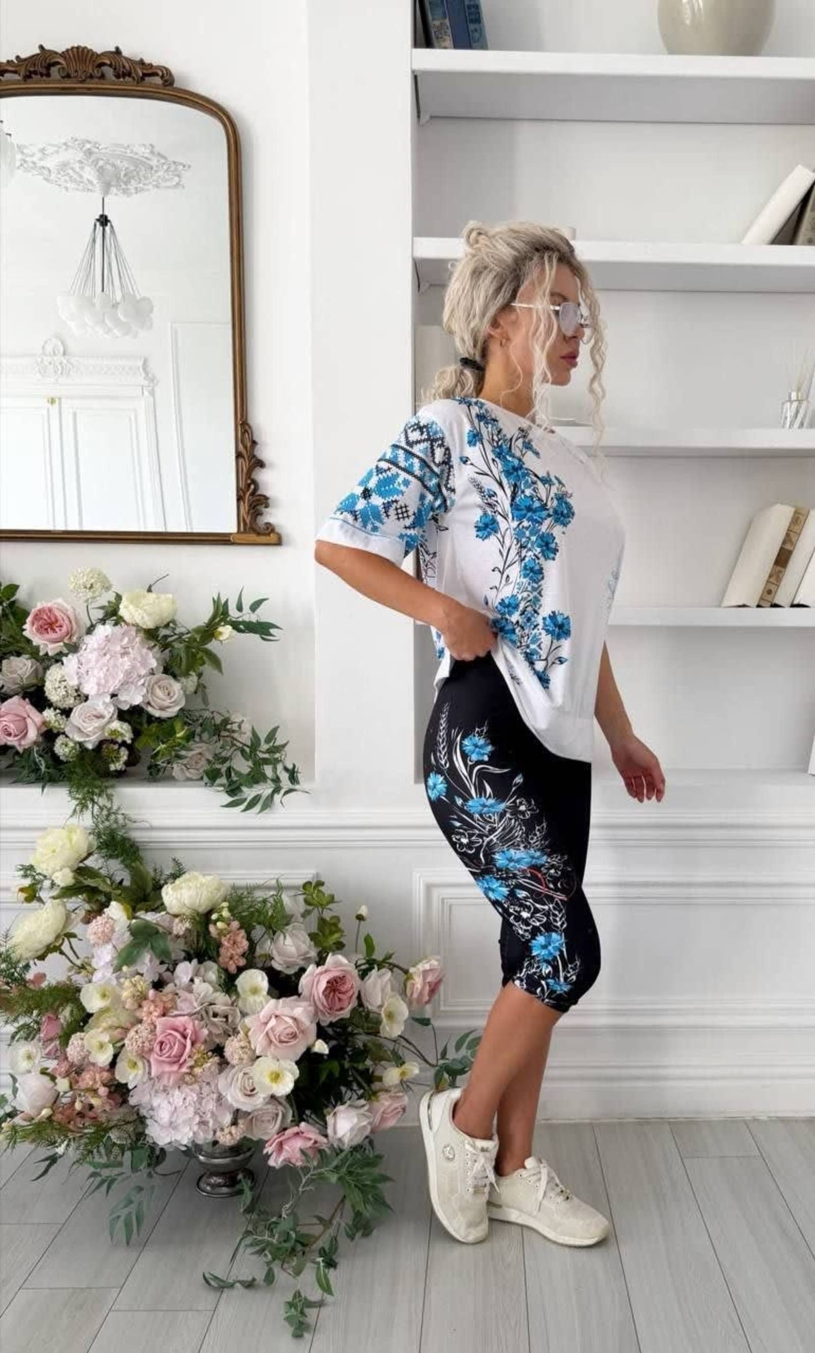 Футболка "Волошки" віскоза Oversize — Білий | EMBODY — 2