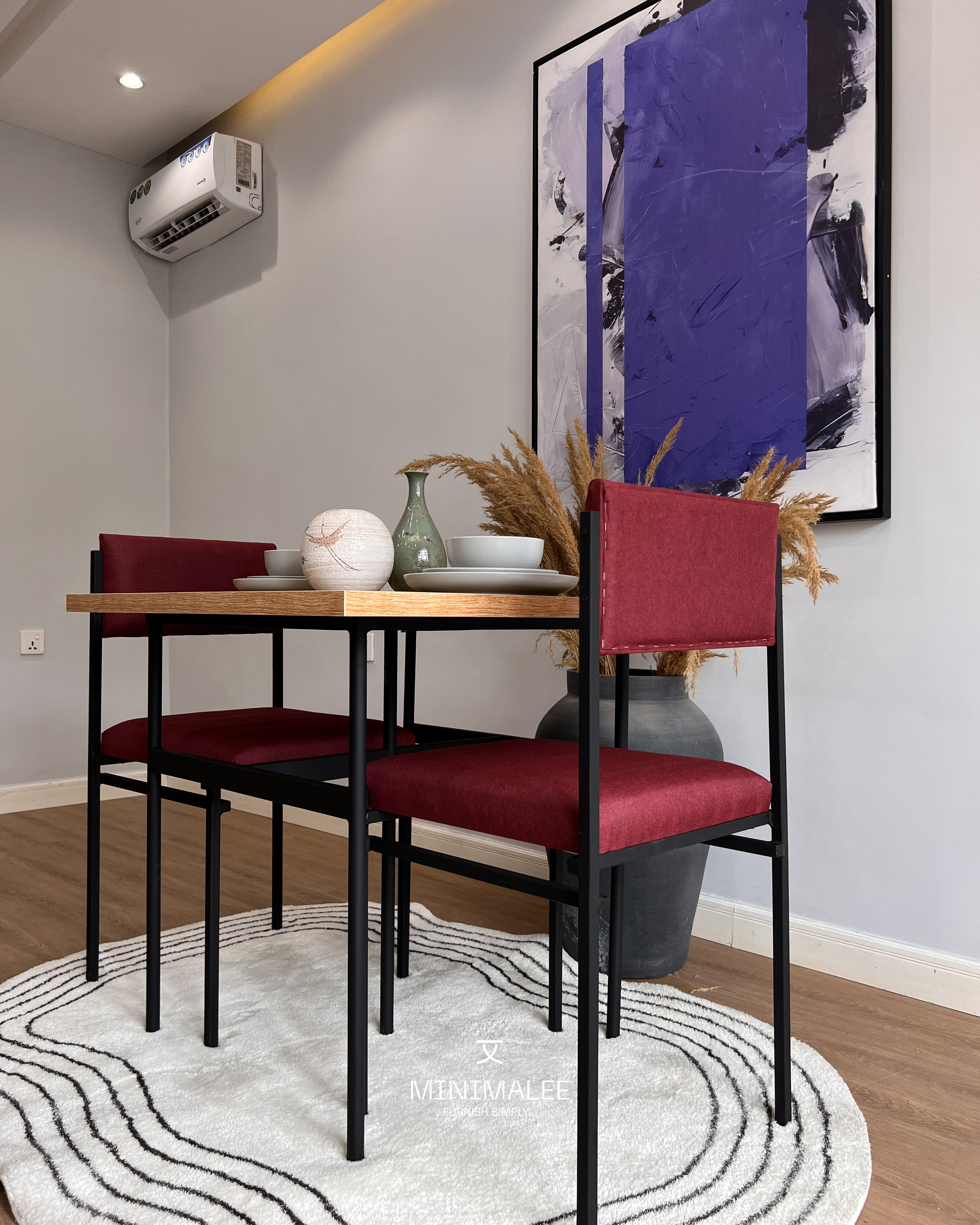 zusi dinning set (2 chairs & 1 table)