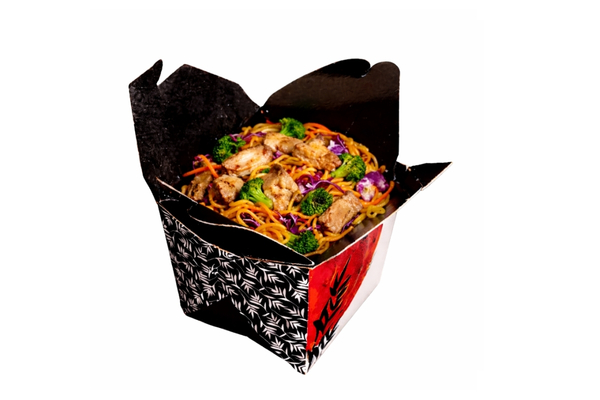 YAKISOBA DE FRANGO