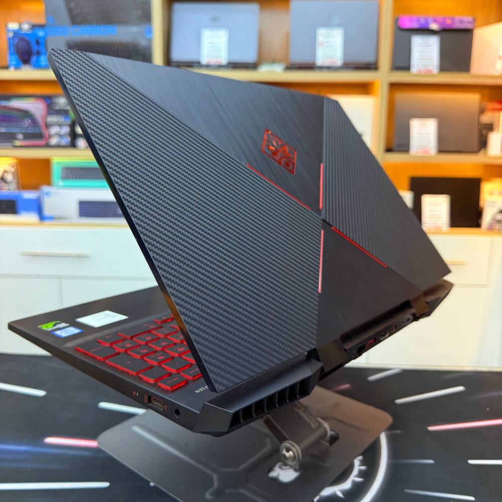 HP HP OMEN 15 I5 9300H 16GB 512SSD GTX 1660TI 6GB VRAM 15.6'' 144HZ - LAPTOP GAMER vue 7