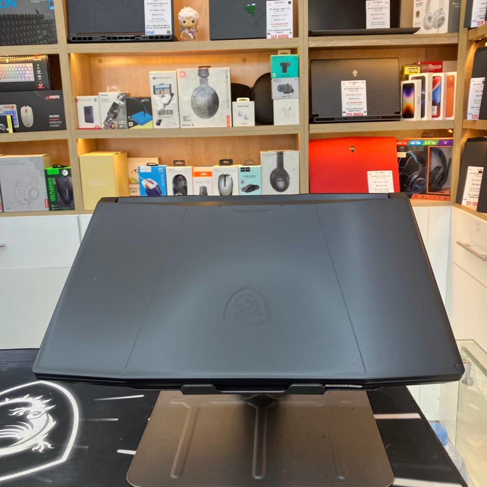 MSI MSI KATANA 15 B13V I7 12700H 16GB 512SSD RTX4060 8GBVRAM 15.6'' 240HZ - LAPTOP GAMER vue 5