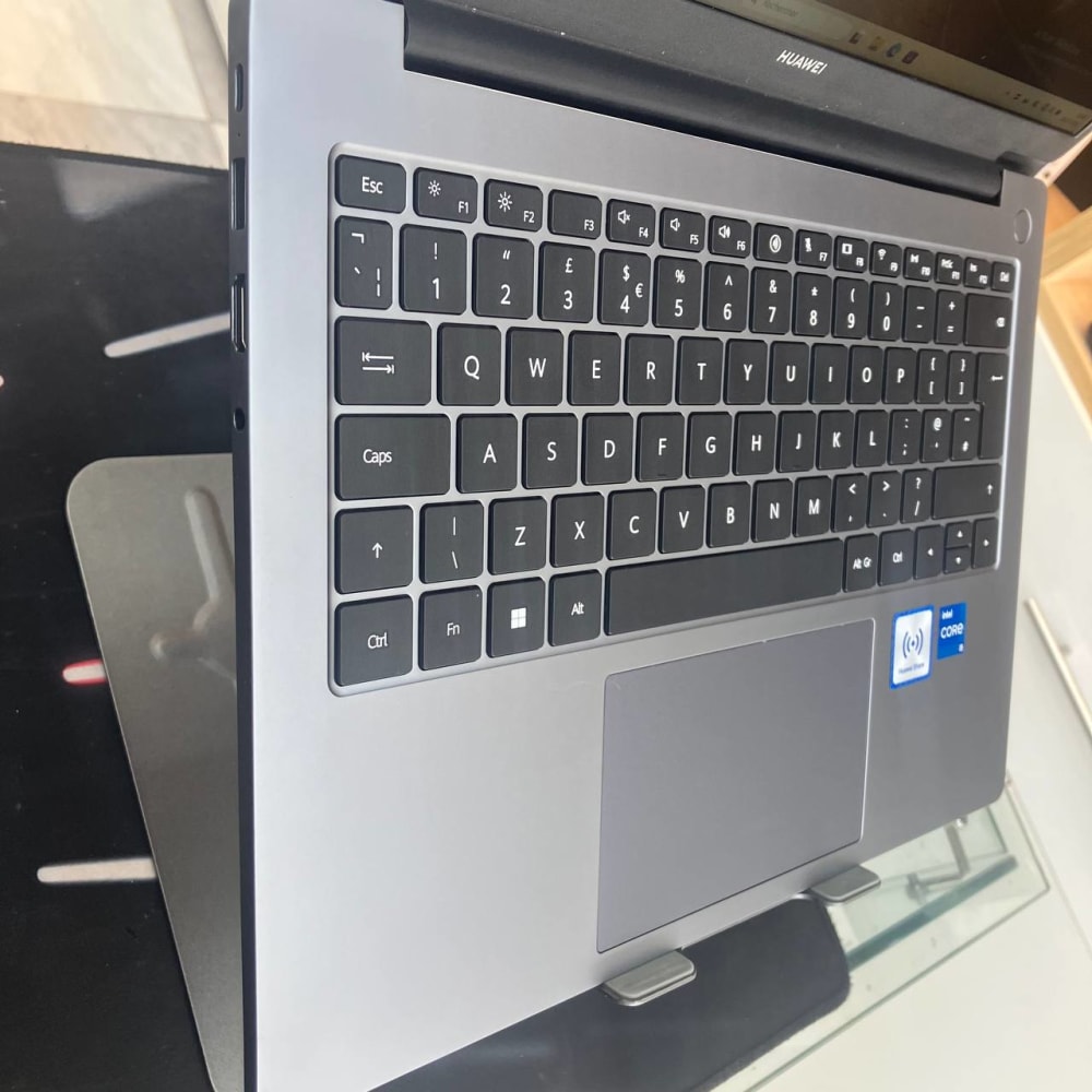 HUAWEI HUAWEI 13 CORE I5 12450H 16GB 256SSD 13.3FHD - LAPTOP vue 3