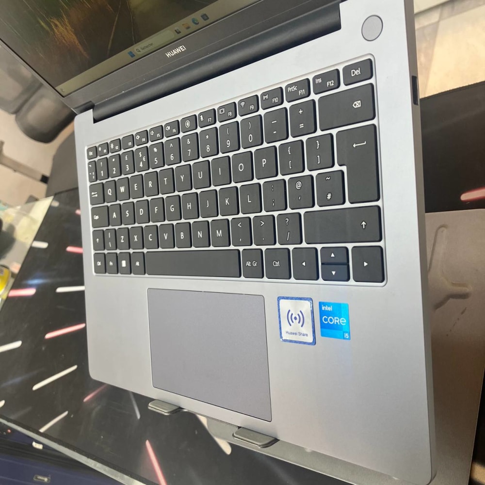 HUAWEI HUAWEI 13 CORE I5 12450H 16GB 256SSD 13.3FHD - LAPTOP vue 4