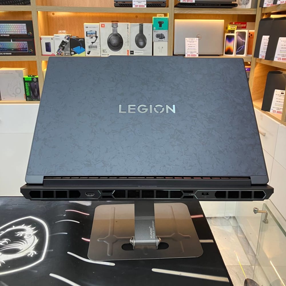 LENOVO LENOVO LEGION 9I GEN10 ULTRA9 275HX 32GB 1TB RTX5090 24GB 18 4K 240HZ - LAPTOP vue 5