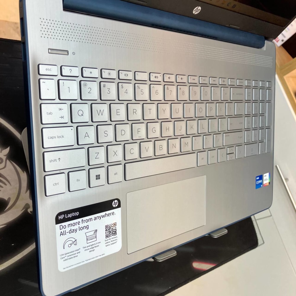 HP HP LAPTOP 15 CORE I5 1235U 8GB 256SSD 15.6 FHD - LAPTOP vue 3