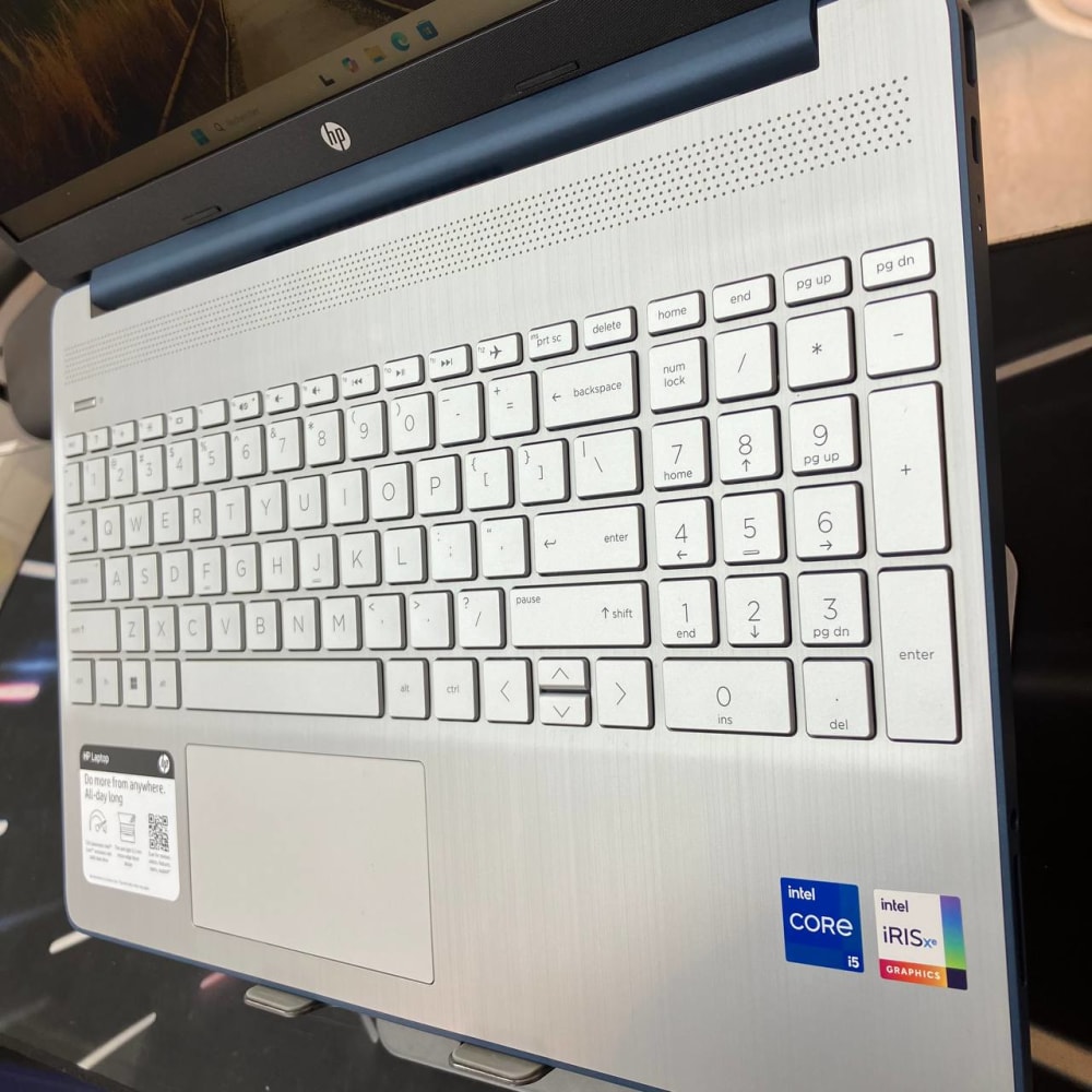 HP HP LAPTOP 15 CORE I5 1235U 8GB 256SSD 15.6 FHD - LAPTOP vue 4