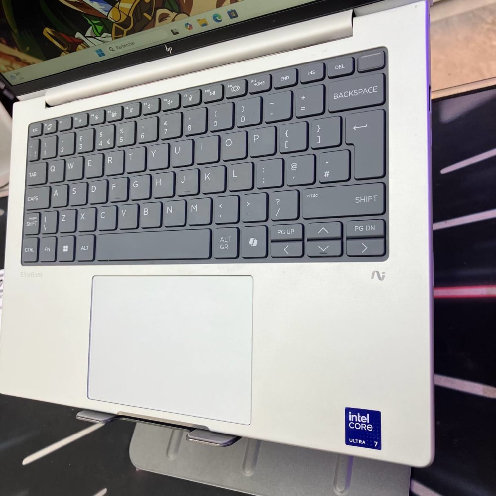HP HP ELITEBOOK 8 G11 14 AI ULTRA 7 258V 32GB 512SSD 14 FHD - LAPTOP vue 4