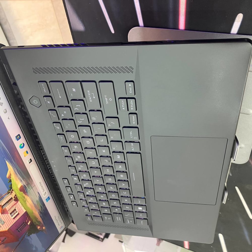 ASUS ASUS ROG ZEPHYRUS CORE I9 13900H 32GB 1TB SSD RTX4080 12GBVRAM 15.6 2K OLED 240HZ - LAPTOP vue 4